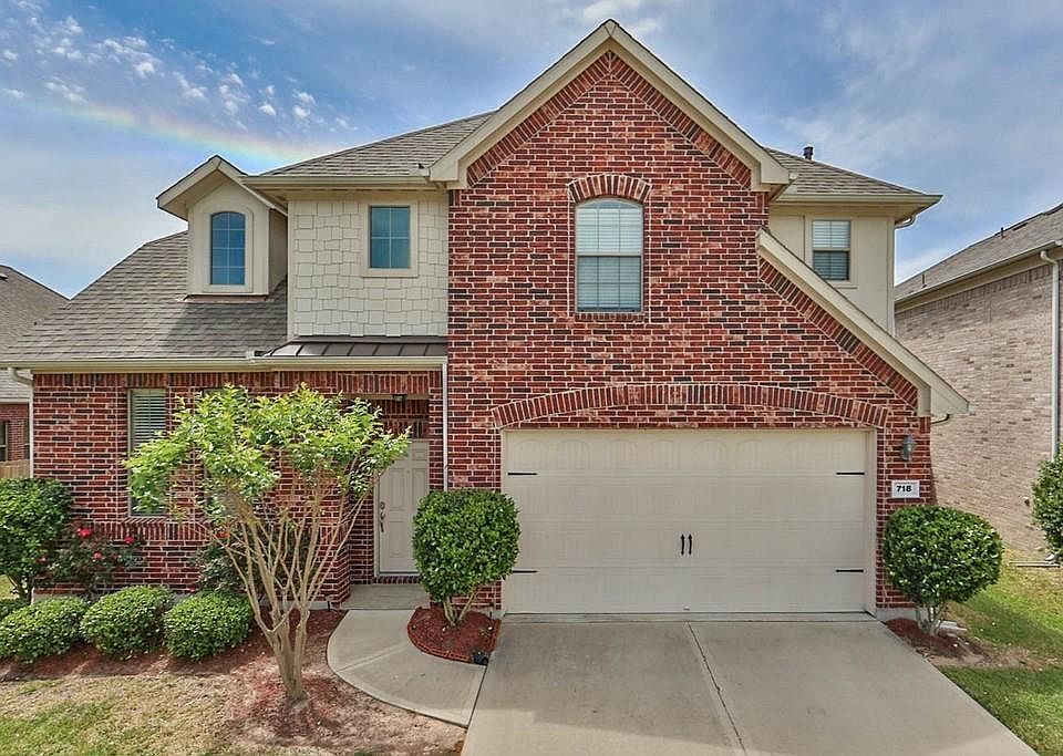 1st image of 718 Harbor Lakes Ln