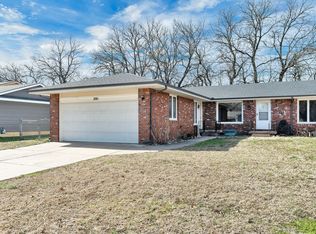 201 N Willow Dr, Derby, KS 67037
