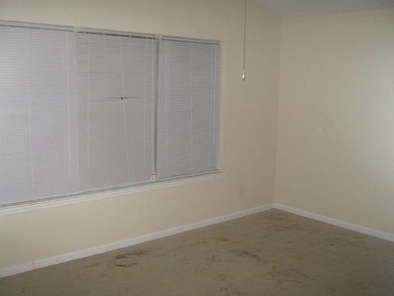 5th image of 6643 Eastbriar Dr
