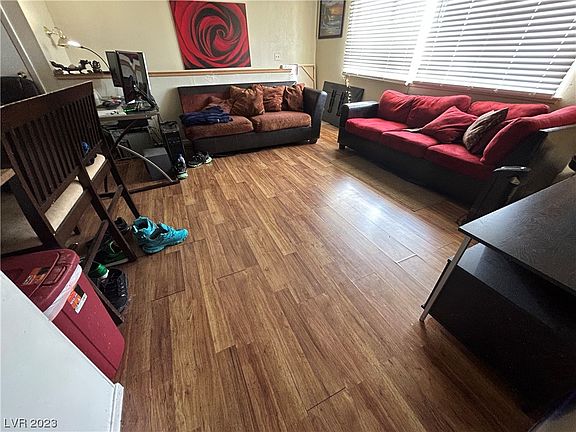 5th image of 1386 Lorilyn Ave Unit 4