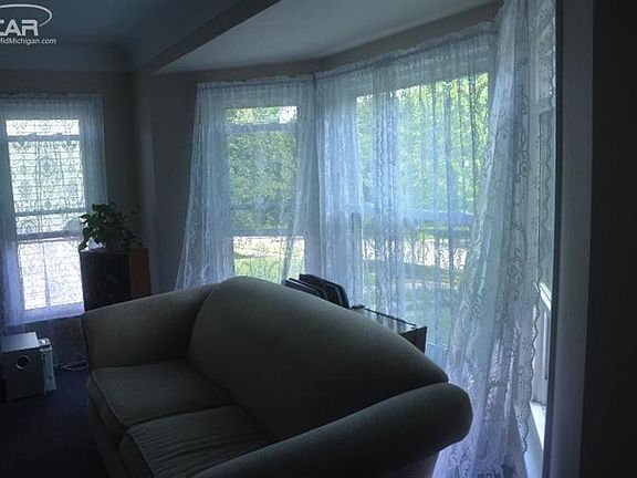 5th image of 3641 Sherwood Dr