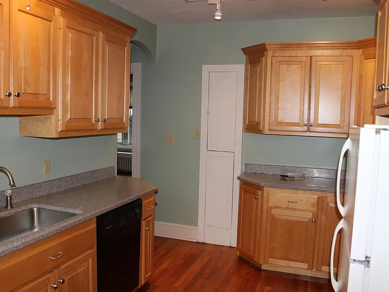 888 Farmington Ave #D — Photo 10