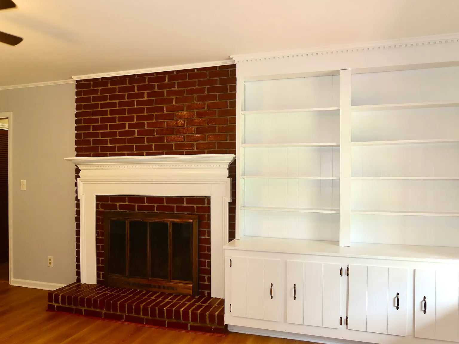 5 bed, $2,400 — Photo 4