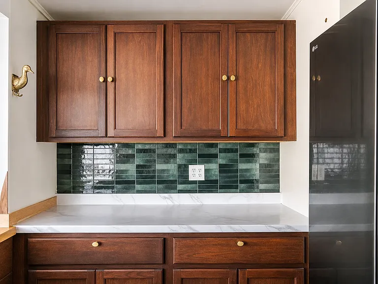 1140 Barrett Cir W — Photo 4