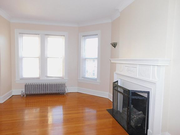 4th image of 720A Hinman Ave #2S