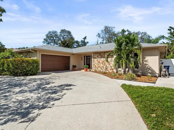 3517 High Bluff Dr, Largo, FL 33770