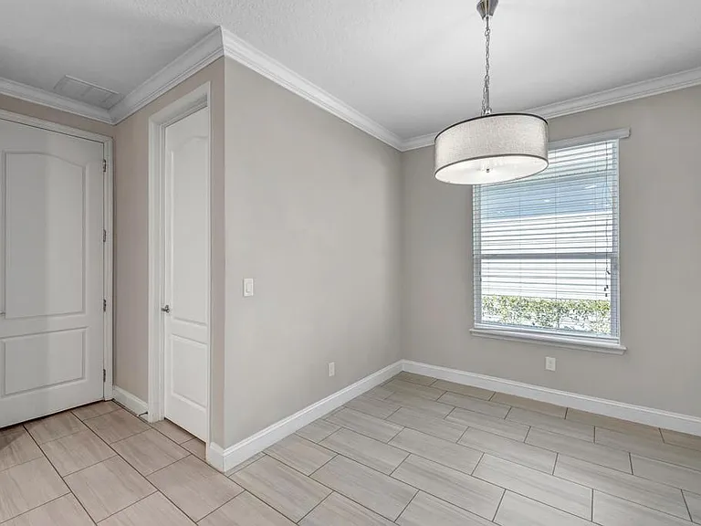 275 Renwick Pkwy — Photo 8