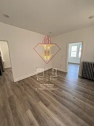 94 Woodlawn Avenue, #4