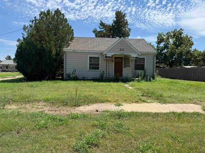 211 W Santa Fe Ave, Holyrood, KS, 67450