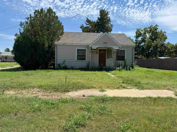 211 W Santa Fe Ave, Holyrood, KS 67450