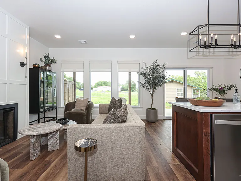 Rivercrest Residences — Photo 7