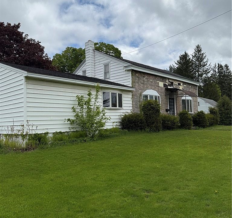 1st image of 906 Jervis Ave