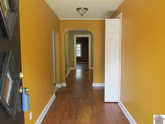 3rd image of 422 W Jefferson St