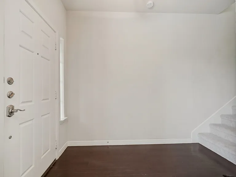 3934 Amberwood Dr — Photo 5
