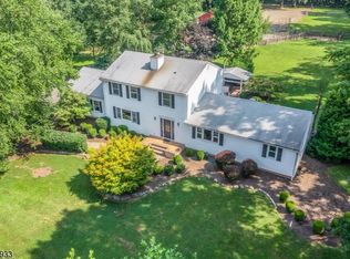 32 Readington Rd, Whitehouse Station, NJ 08889