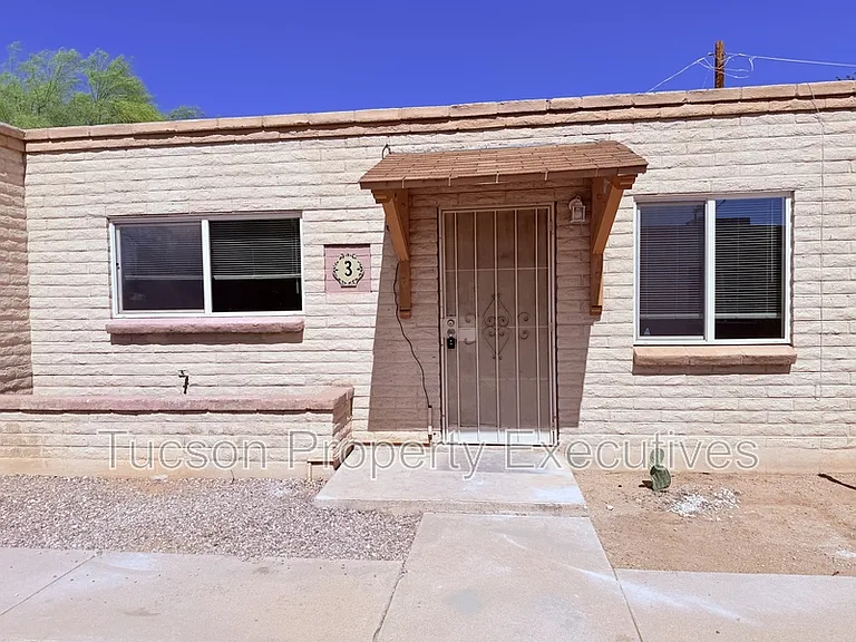 319 E Blacklidge Dr #3 — Photo 14