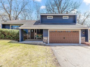 18965 Deerfield Trl, Eden Prairie, MN 55346