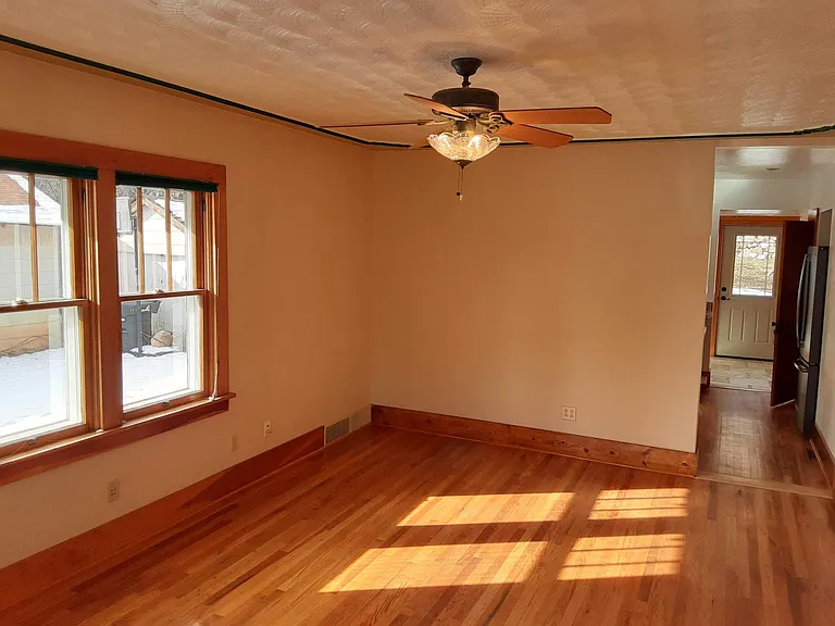 1447 W 3rd Ave — Photo 13