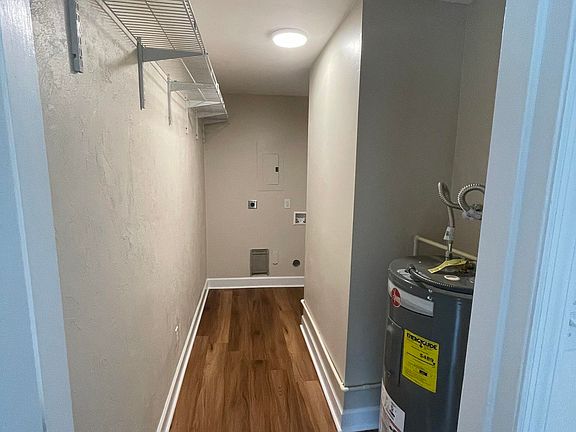 2nd image of 411 Sierra Rd