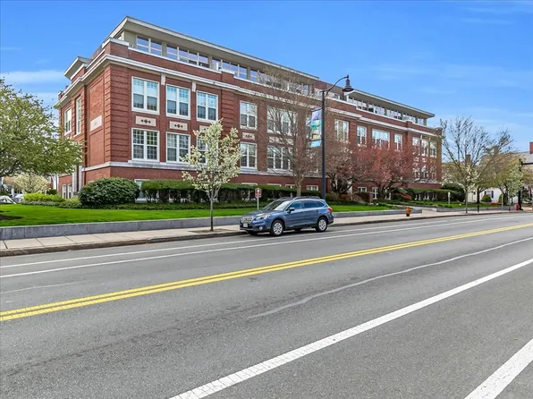 45 Rantoul St Unit 205, Beverly, MA 01915
