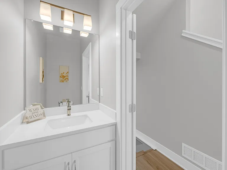 690 SE Drumlin Dr — Photo 24