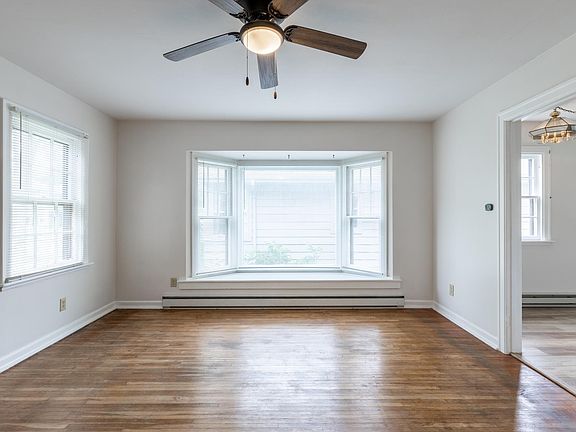 3rd image of 4007 Hoagland Ave