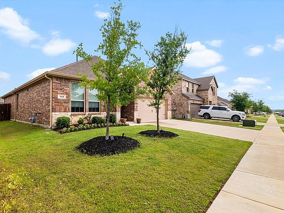 3rd image of 712 Rawhide Way