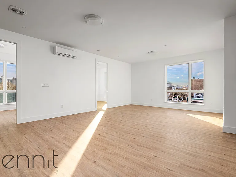 799 E 34th St #4A — Photo 1