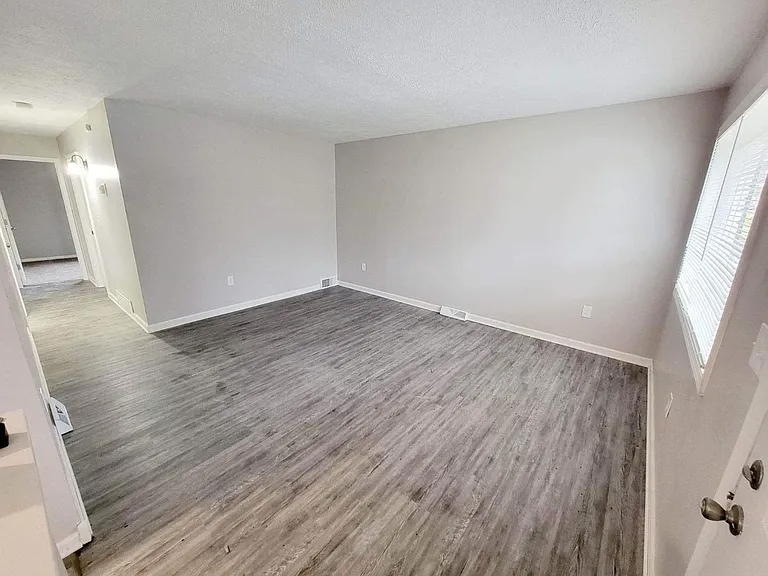 5832 Childs Ave — Photo 4