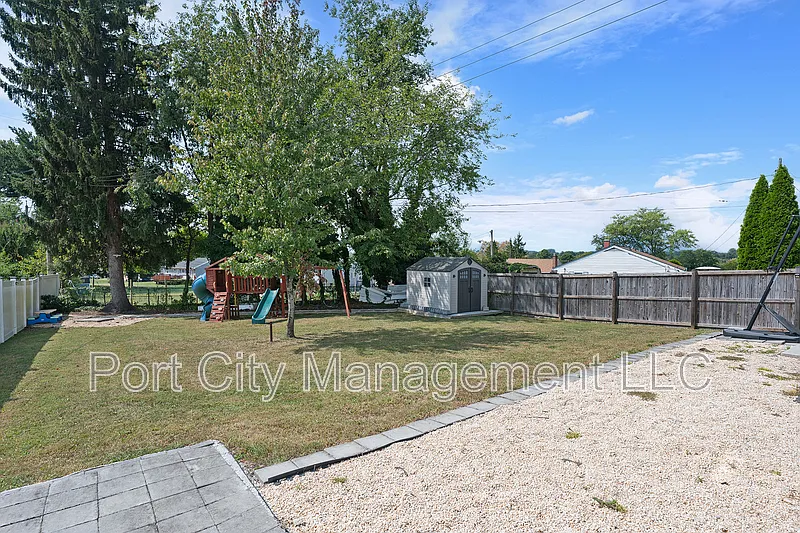 4 bed, 2.0 bath, 1780 sqft, $2,550 — Photo 4