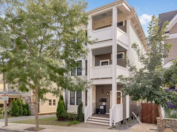 17 Dorr St #3, Roxbury, MA 02119