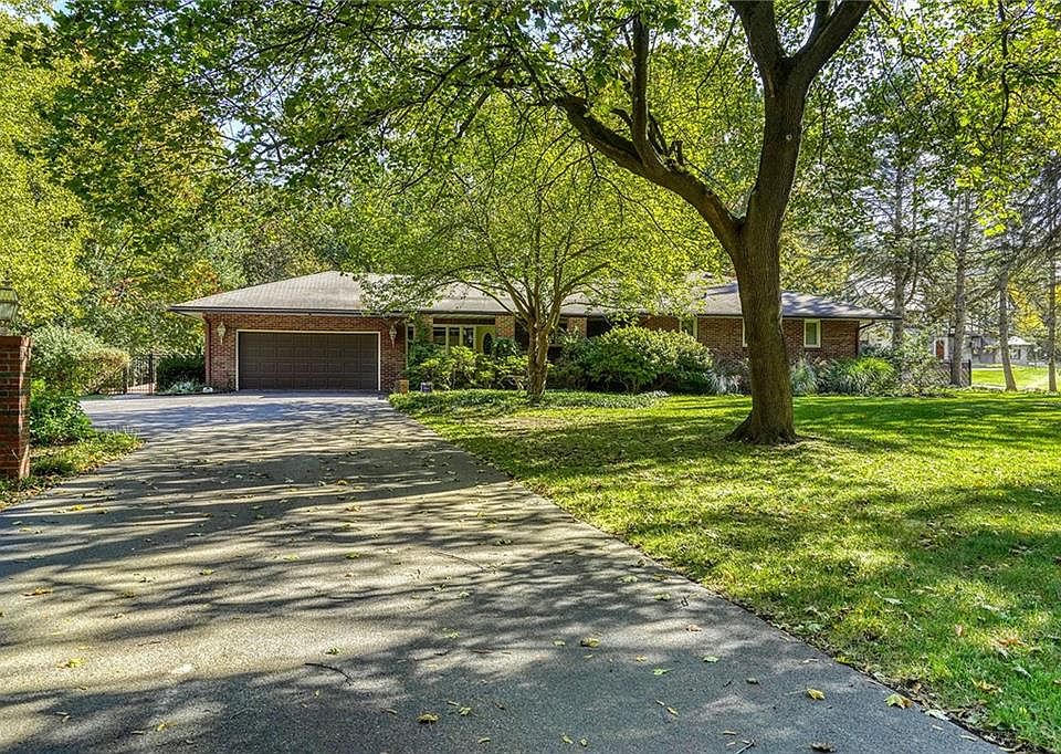 1st image of 22 Harwood Ln
