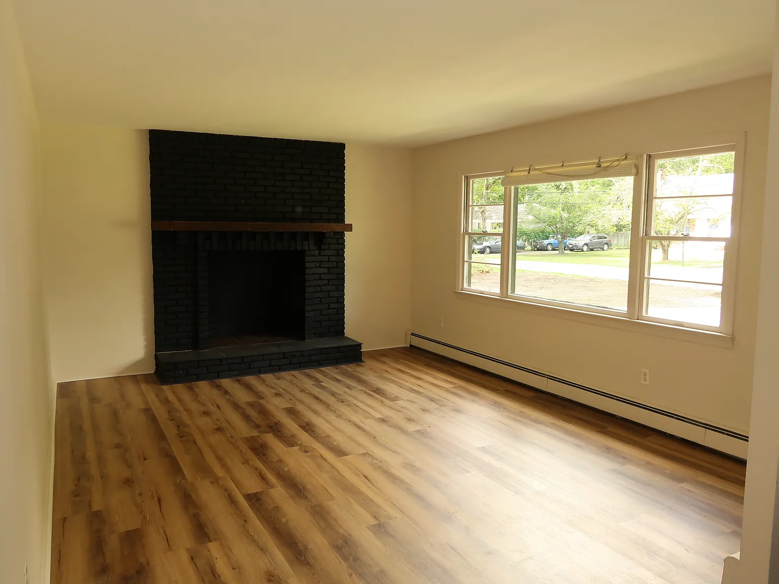 4 bed, 1694 sqft, $4,500 — Photo 3