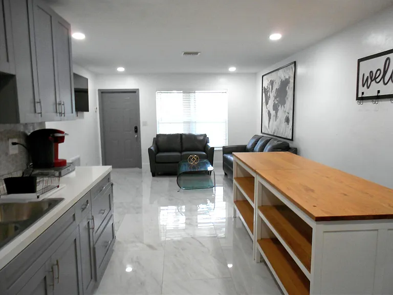 817 NW 30th Ct — Photo 2