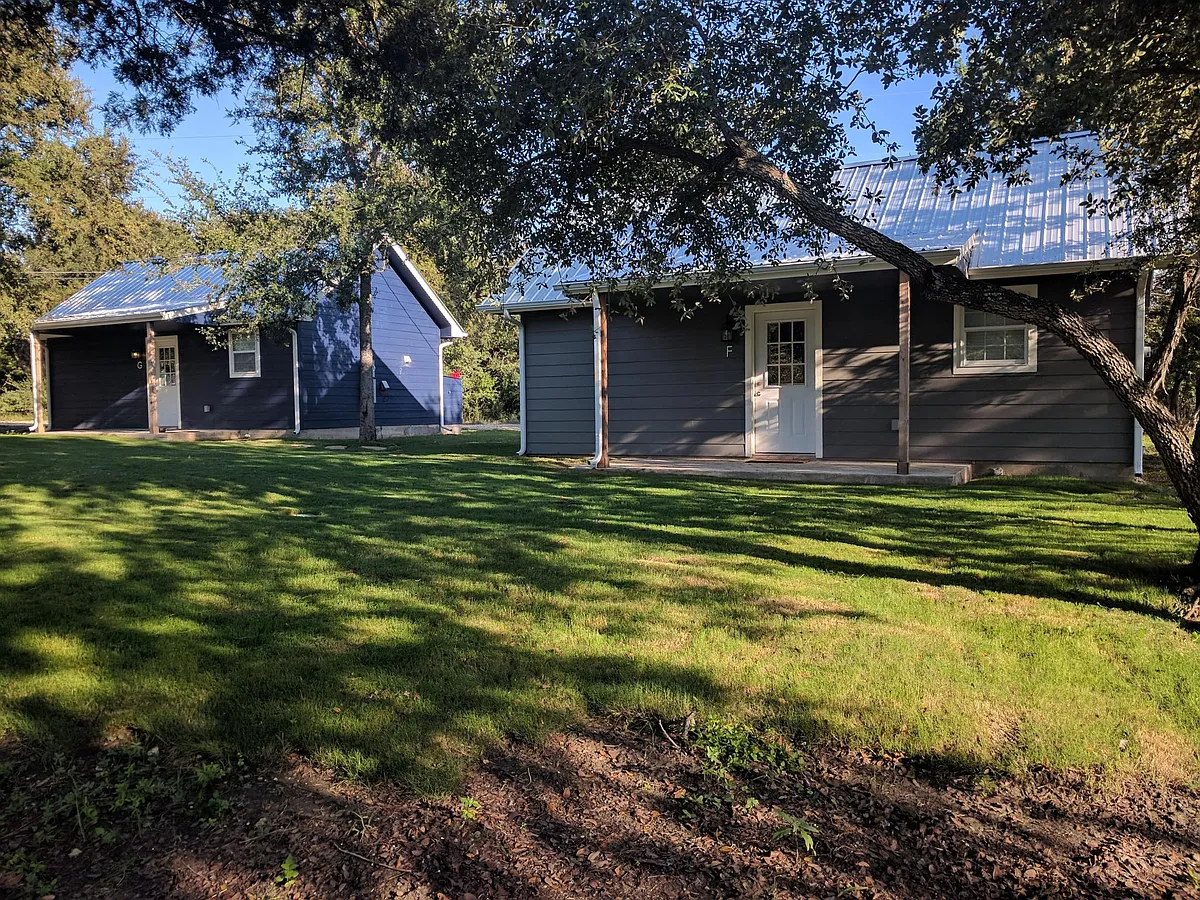 Building Photo - 701 Roland Ln