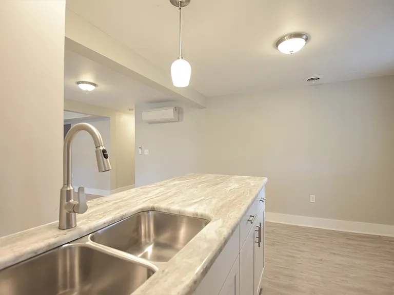 1002 N Aurora St — Photo 44