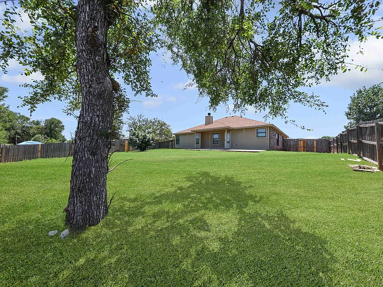 4802 Sapphire Dr — Photo 20