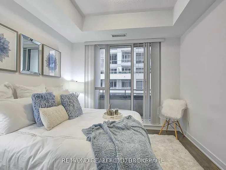9199 Yonge St #608 — Photo 11