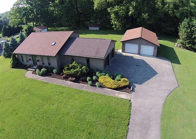 2nd image of 123 Pearce Rd