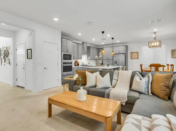 (undisclosed Address), Elk Grove, CA 95757