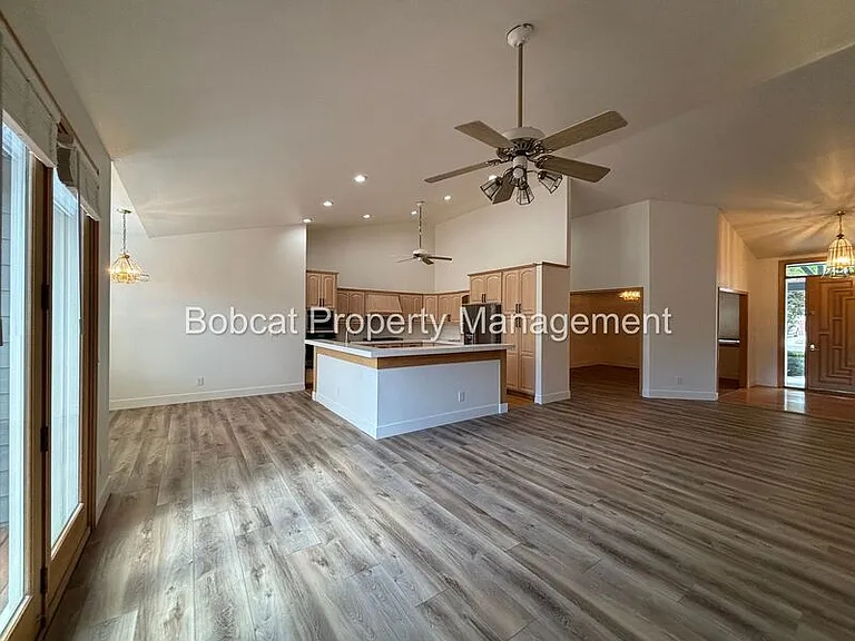 1300 Bridle Way — Photo 7