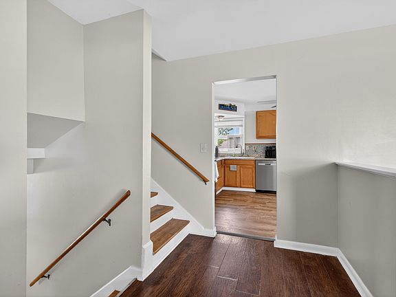 5th image of 1802 Sarasota Ct
