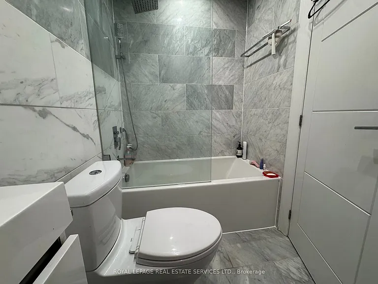 736 Dundas St E #203 — Photo 23