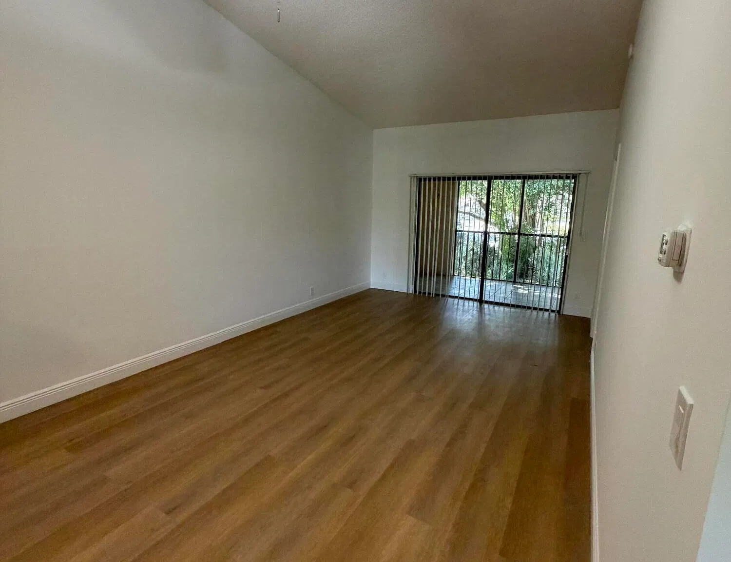2 bed, 2.0 bath, 938 sqft, $2,500 — Photo 4