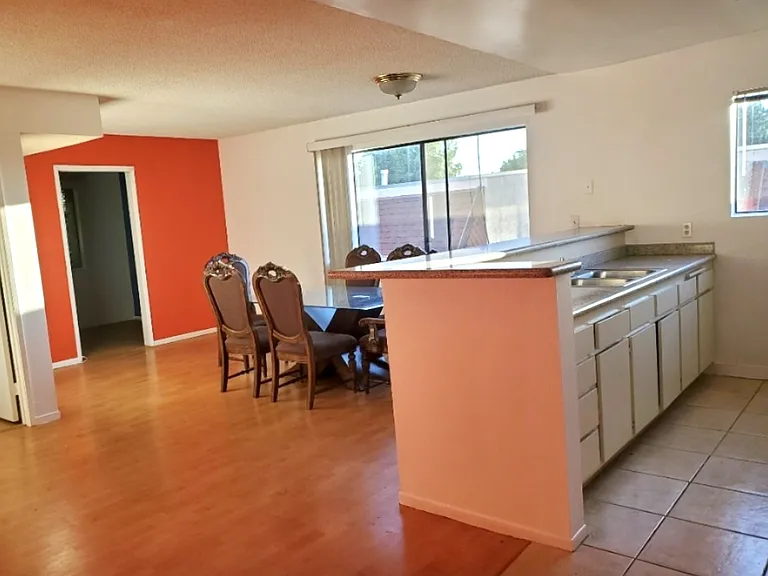 123 W Acacia Ave #204 — Photo 3
