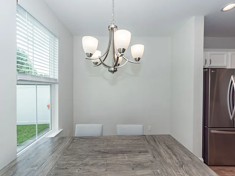 121 Hawthorne Landing Dr — Photo 18
