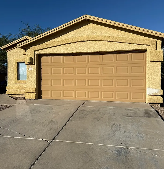 1284 W Laporte Ln