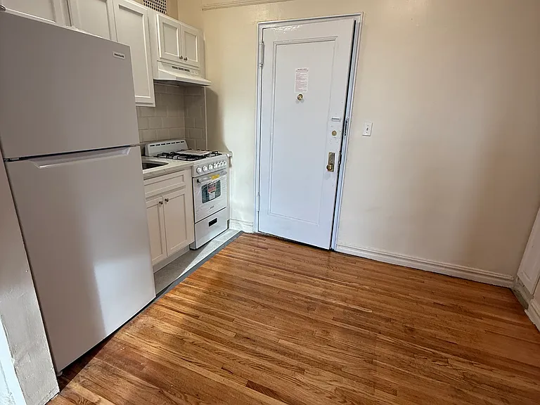 120 Kenilworth Pl #1 — Photo 2