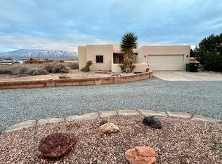 860 Acapulco Rd NE, Rio Rancho, NM 87144