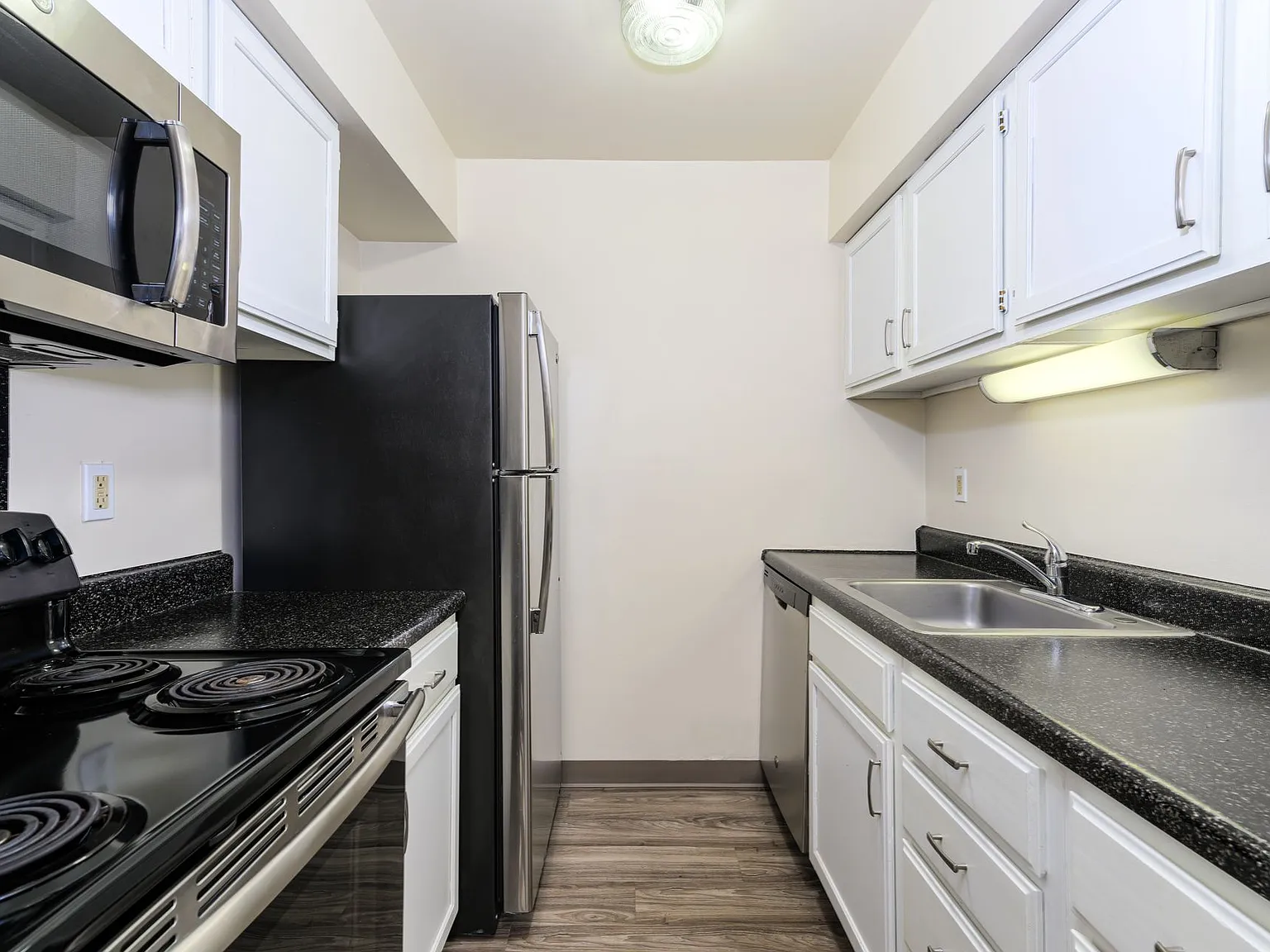 Southfield Apartments — Photo 1